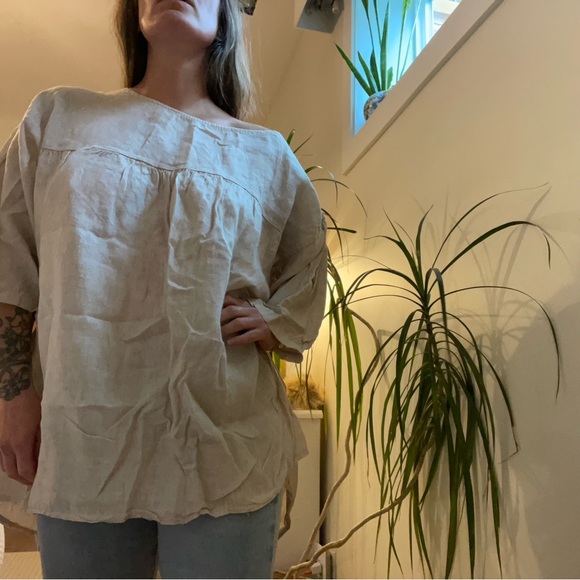 Linen smock top. Boho- hi-low hem. Loose fit. - Picture 3 of 5
